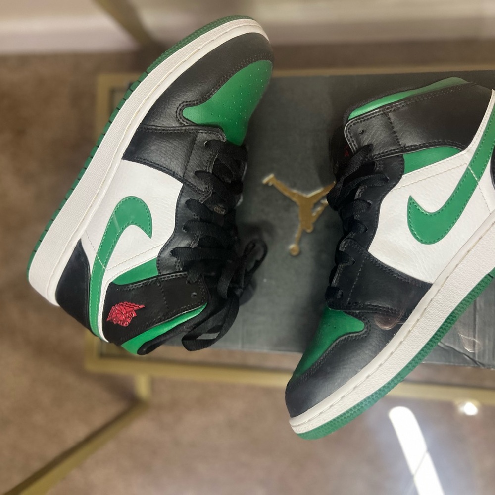 Air Jordan 1 Mid GS Black Green White Sneakers